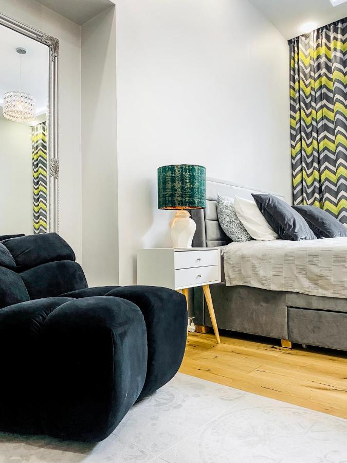 Charming Studio With Air Conditioning, Old Town & Kazimierz Krakow Bagian luar foto